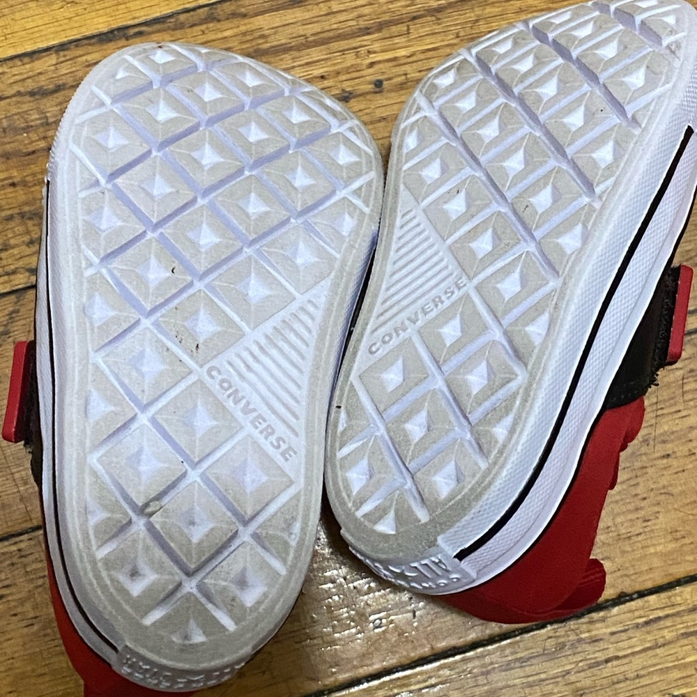 Converse all star toddler sneakers size 6 - Picture 4 of 4